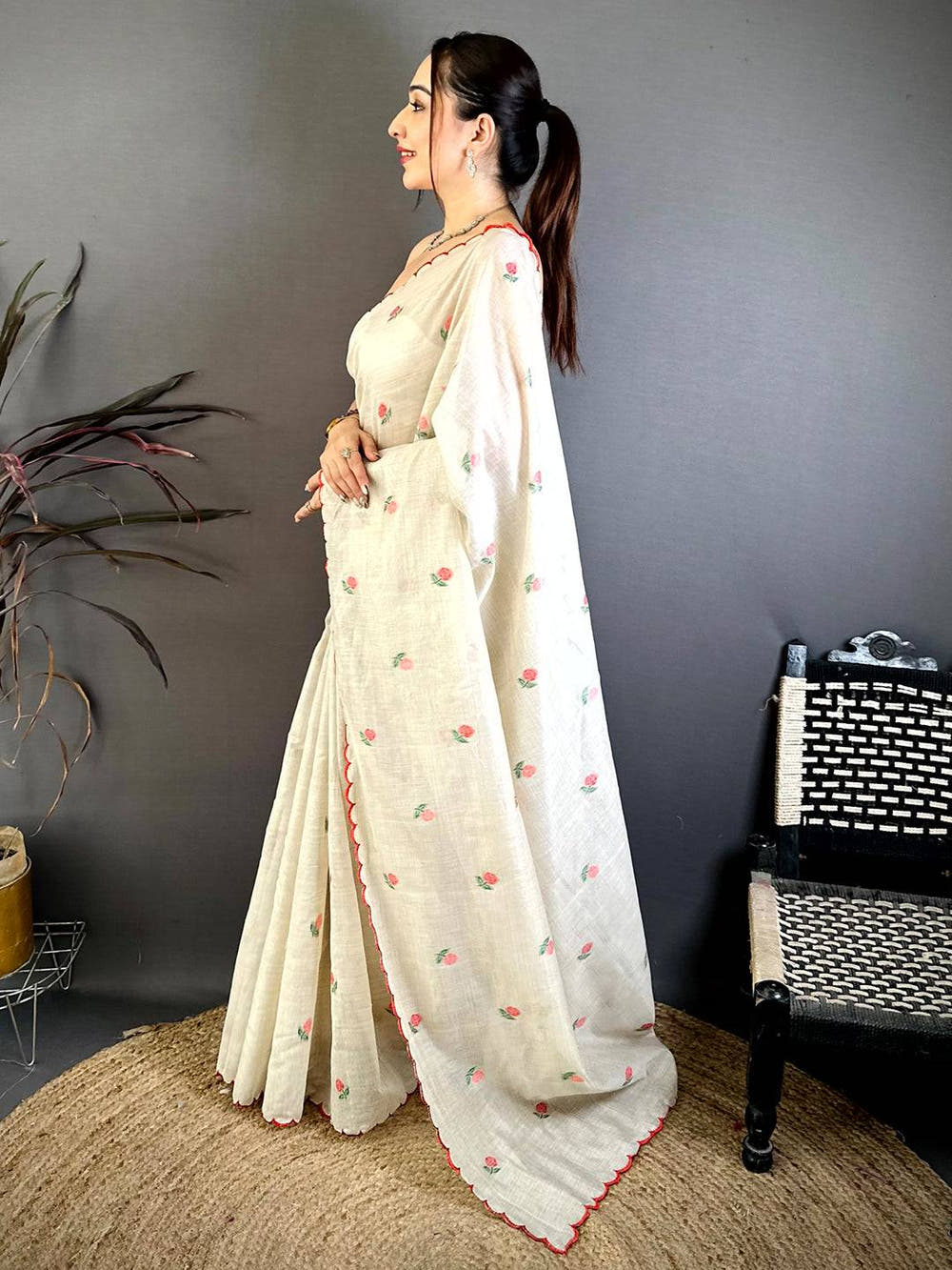 Regal Mul Cotton Floral Weaving Saree