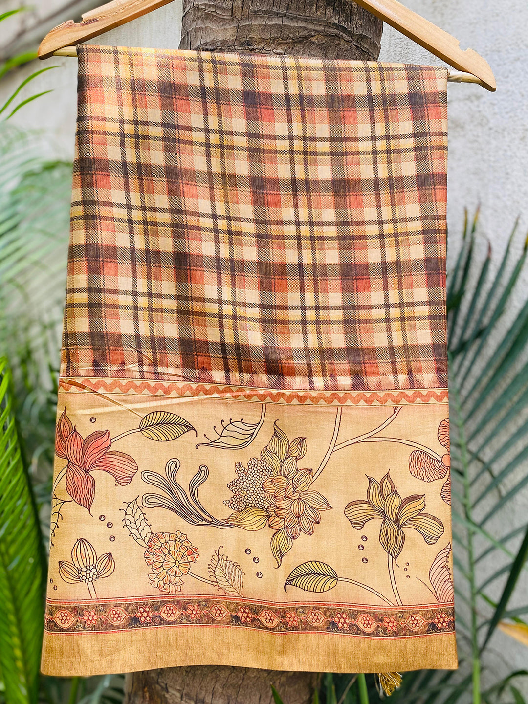 Olive Colour Tussar Silk Saree With Flower Kalamkari & Chex Motifs