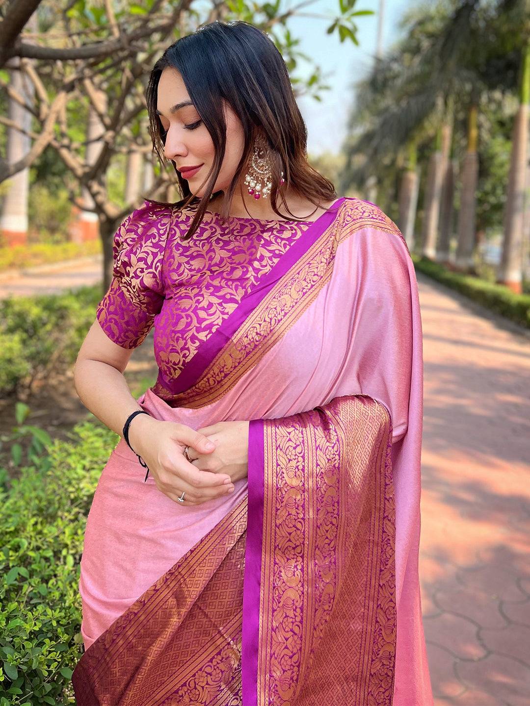 Aura soft silk pink saree with intricate Kanjivaram weaving