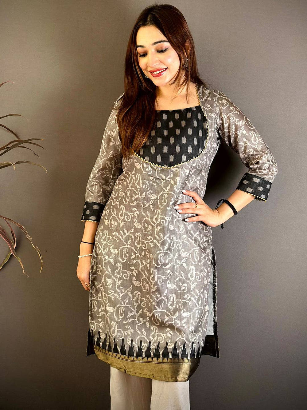 Stylish Soft Dola Silk Boat Neck Kurti