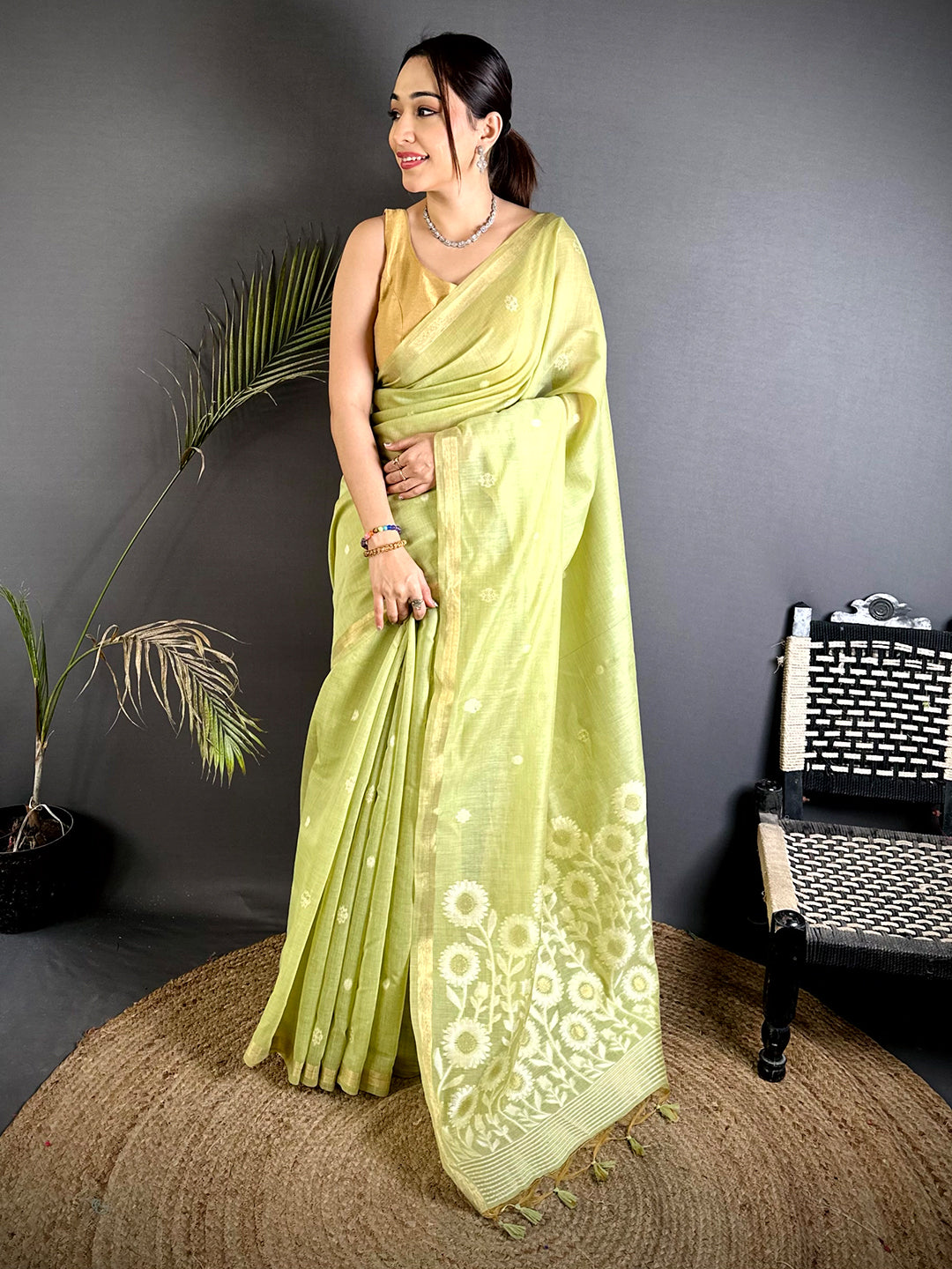 Regal Lakhnavi Flower Khadi Saree


