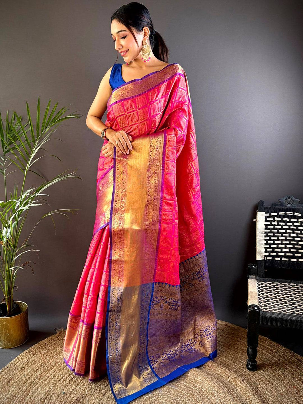 Pink Kanjivaram Checked Saree With Radiant Zari Border