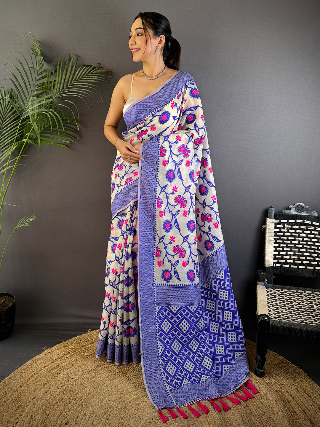 Royal Bloom Dhakai Jamdani Cotton Silk Saree