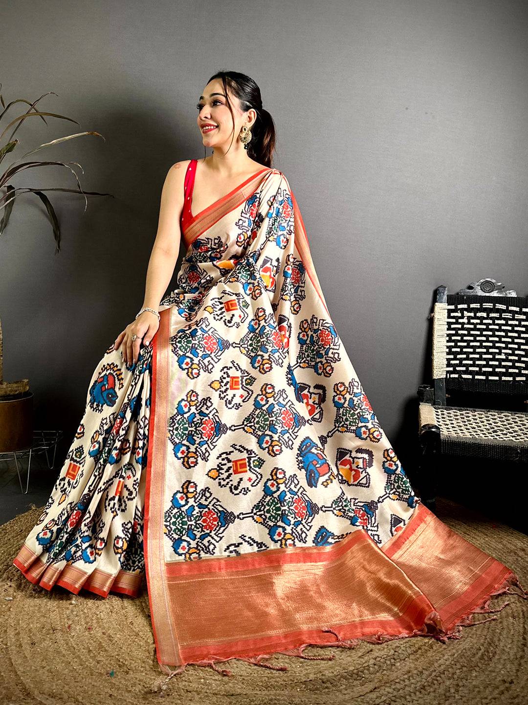 Soft Silk Patola Gaji Lakda Patta Saree