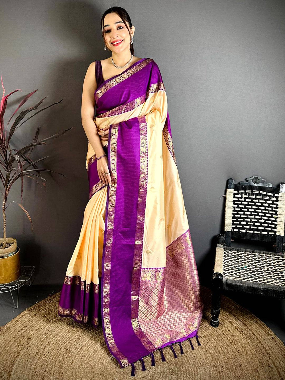 Opulent Gadwal Pure Soft Silk Saree