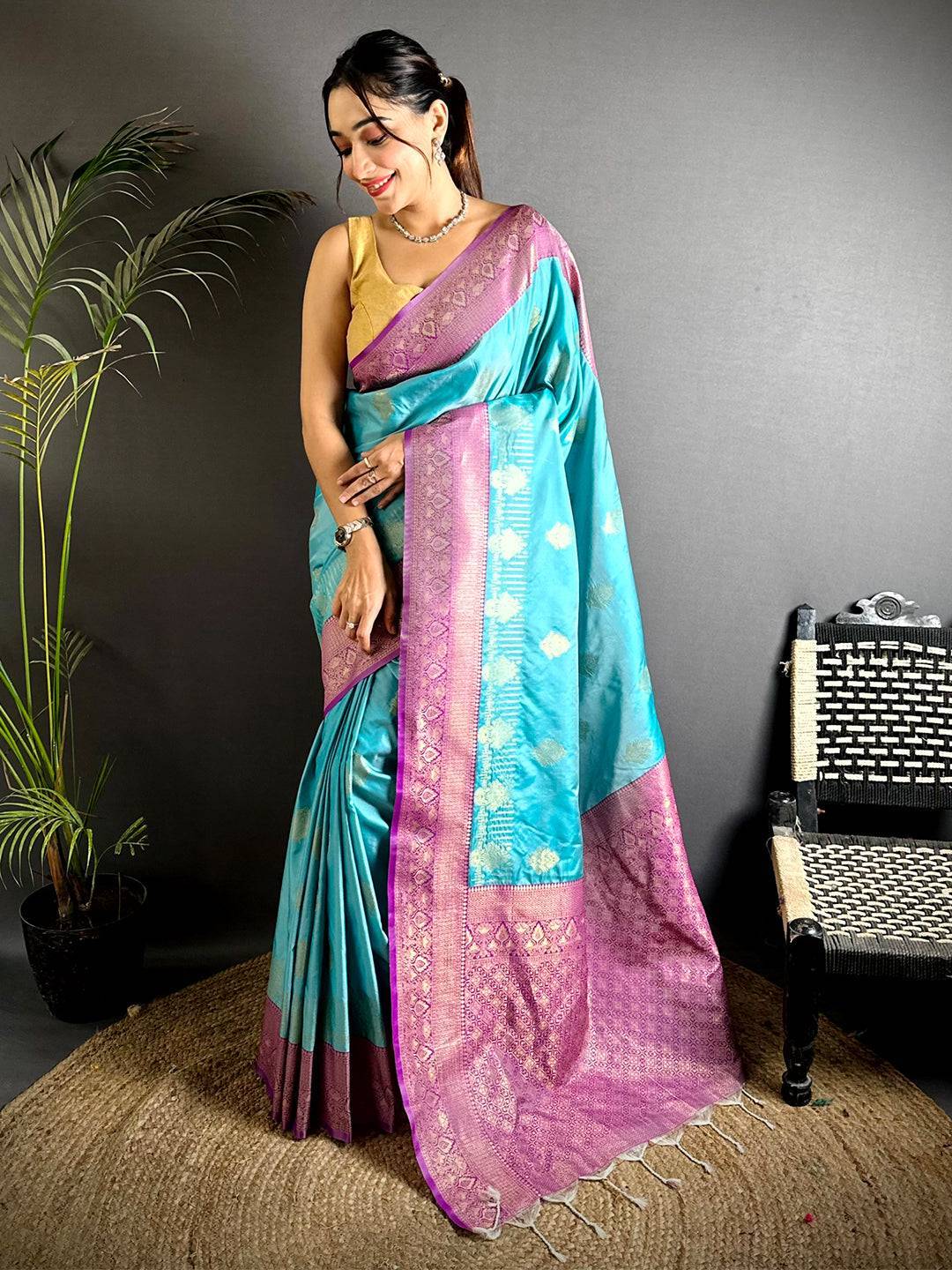 Soft Silk Bali Jewellery Zari Butta Saree

