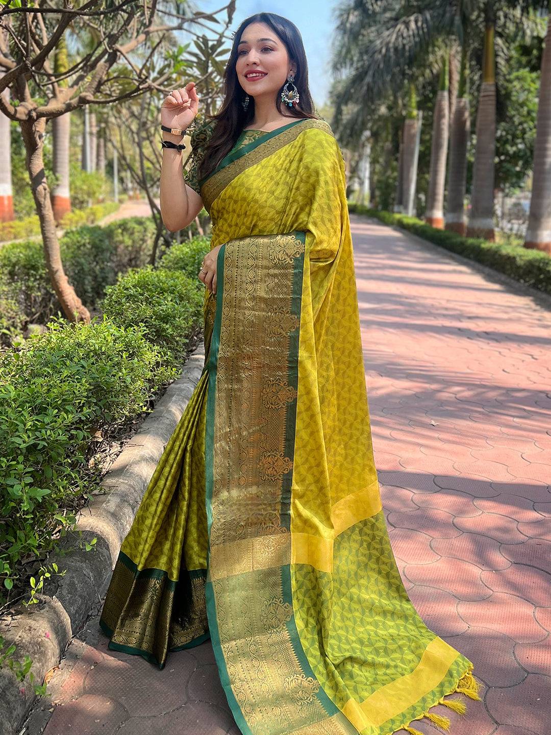 Elegant green Kanjivaram saree with intricate zari work