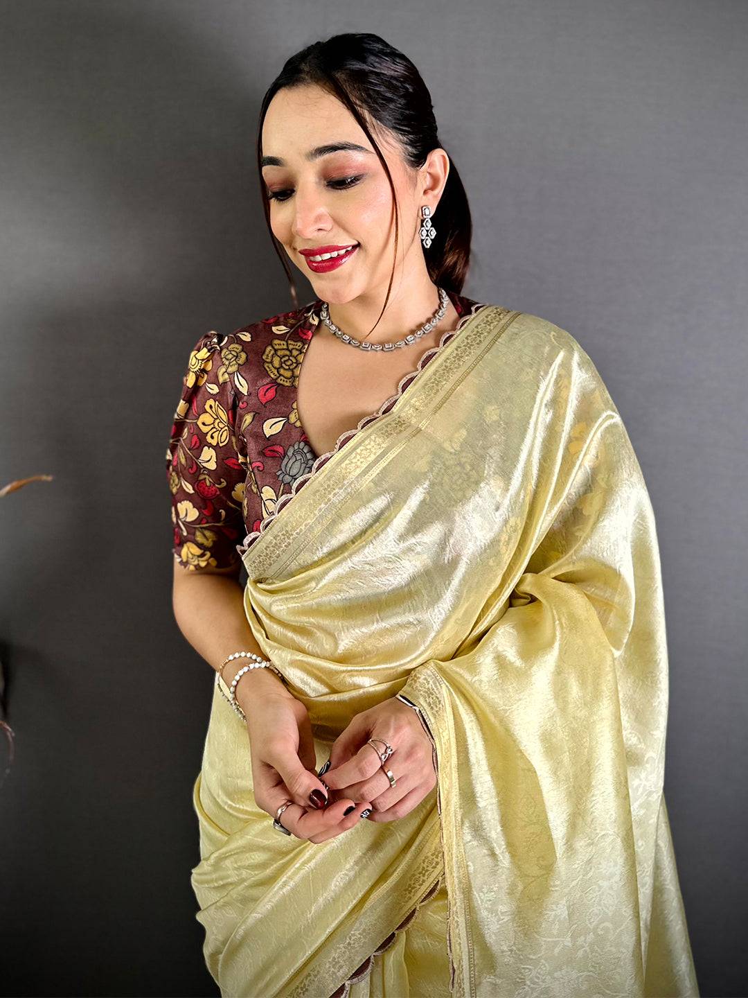 Classic Contrast Printed Blouse Silk Saree