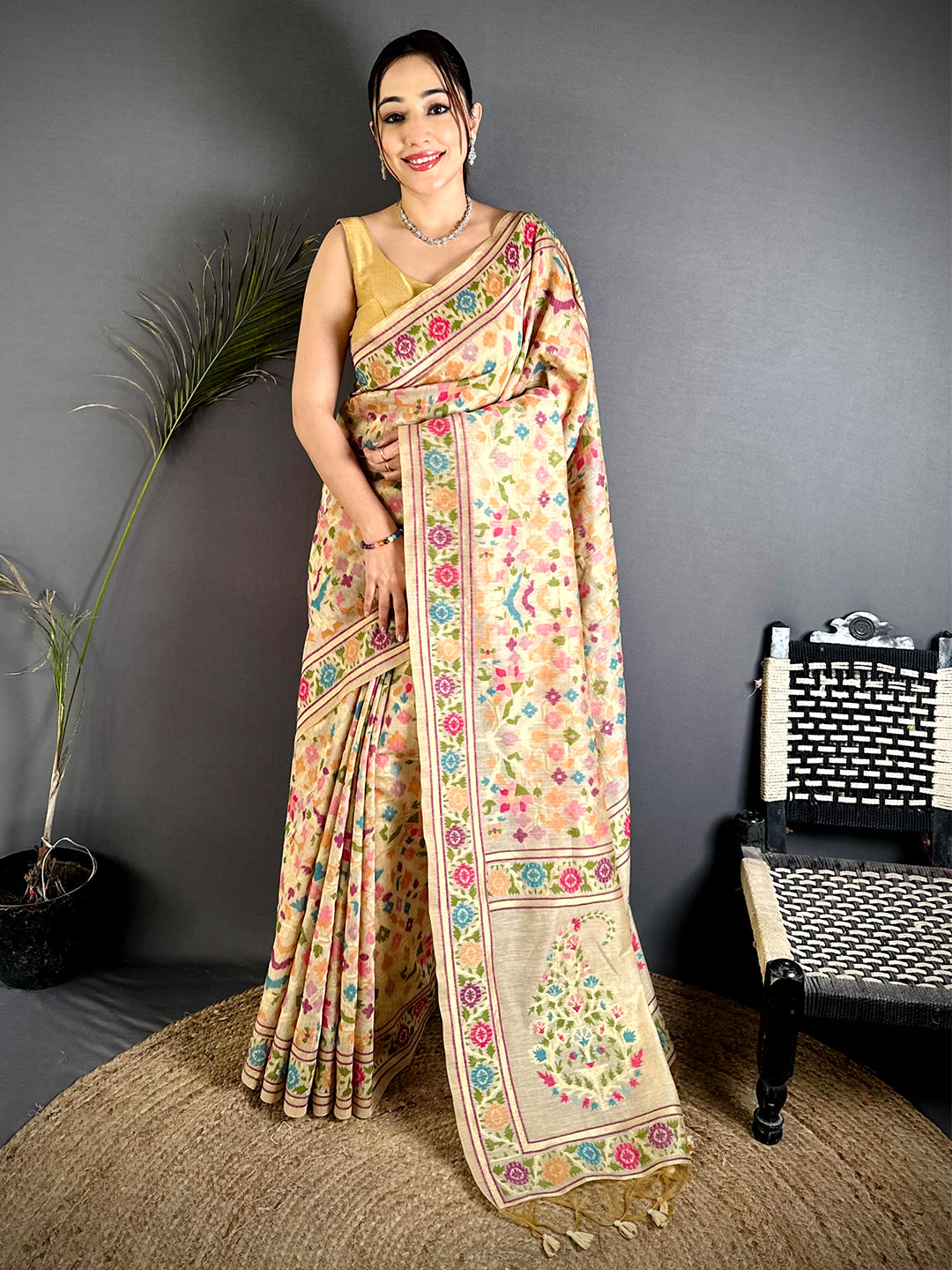 Classic Geometric Ikkat Linen Saree