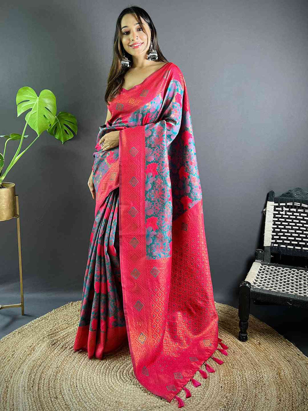 Front view of Rama Soft Silk Butta Weaving Saree