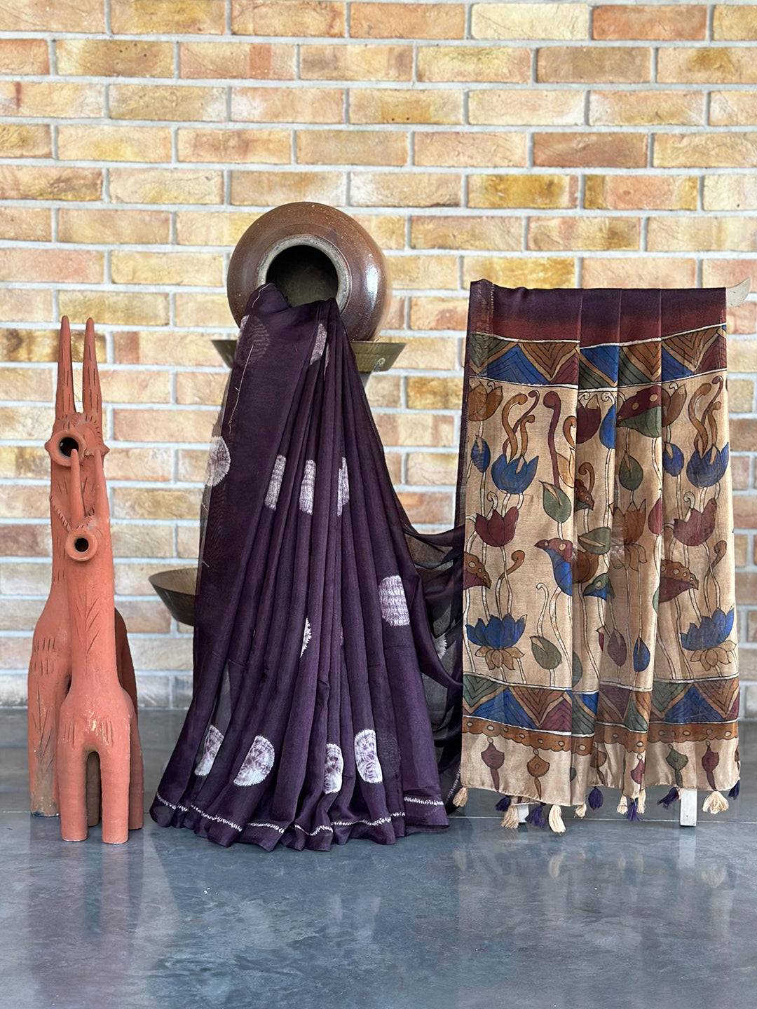 Jambli Semi Linen Batik Butta Saree
