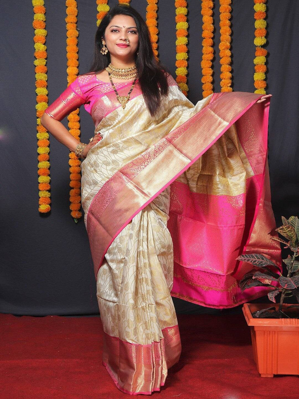 White Kanjivaram Silk Golden Zari Weaving Saree