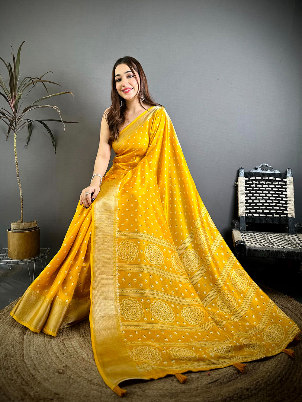Mustard Small Leaf Butti Dola Saree