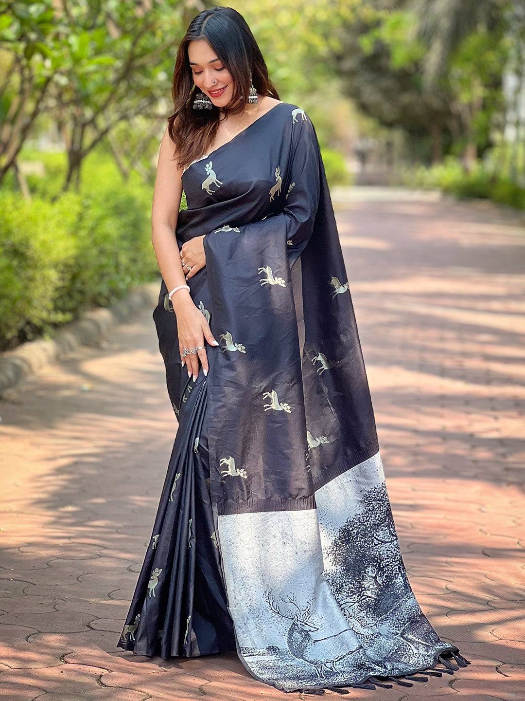 Elegant black silk saree with postar weaving zari pallu