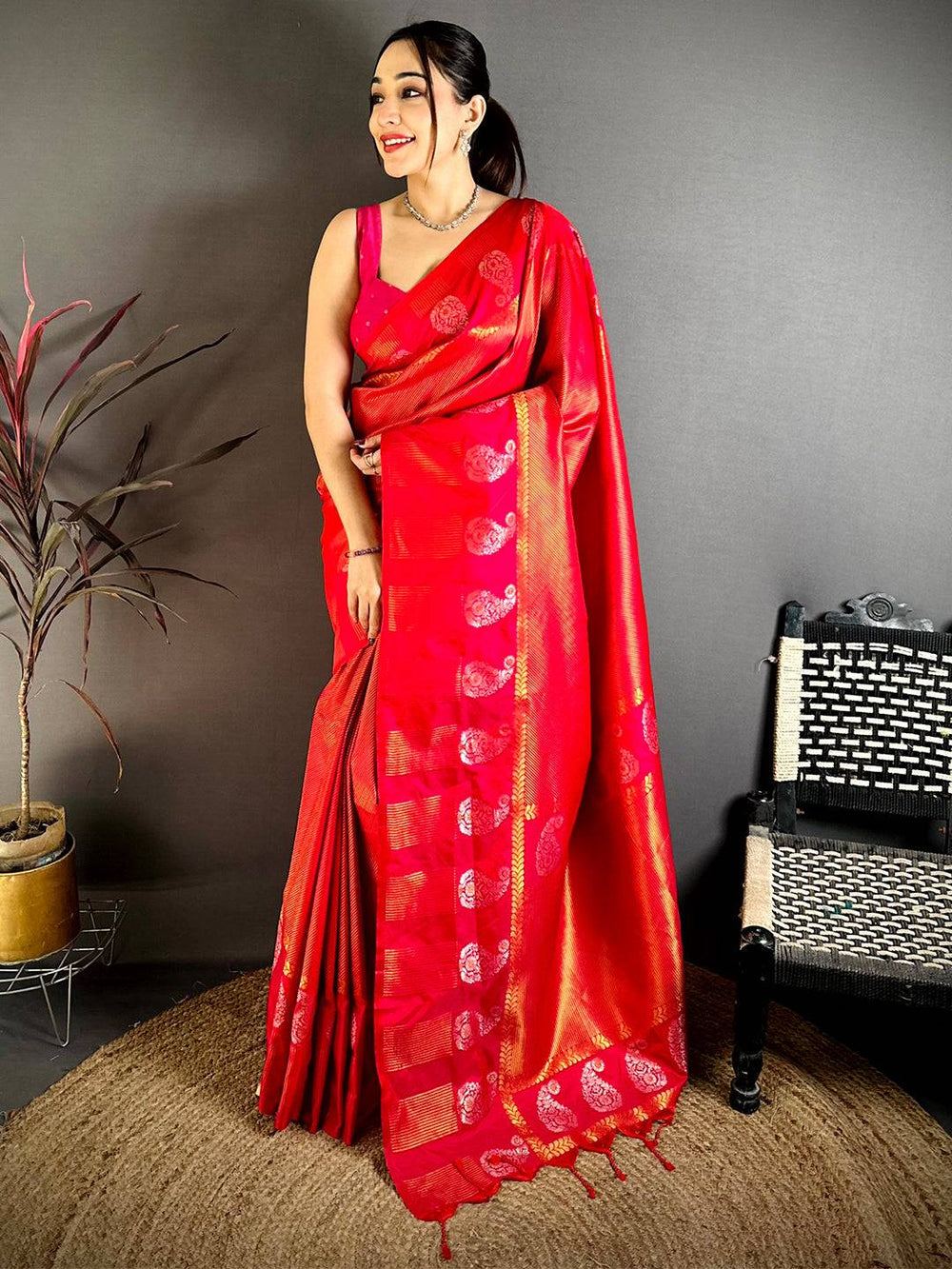 Royal Minakari Weave Kanchi Pattu Saree