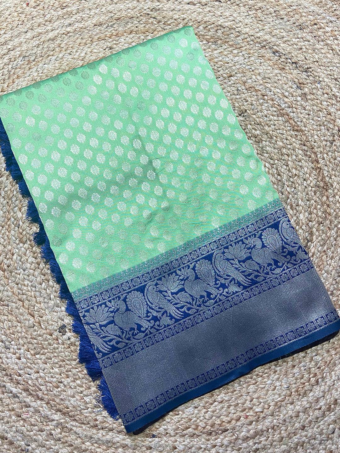 Green Woven Design Pattu Silk Saree