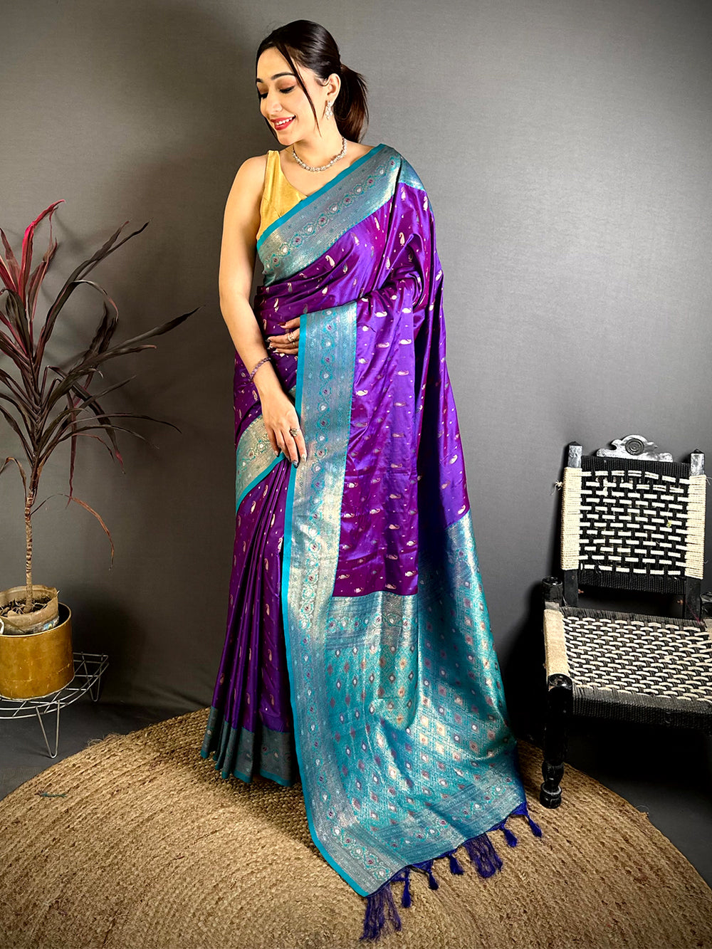 Vibrant Dual Shade Kanjivaram Saree