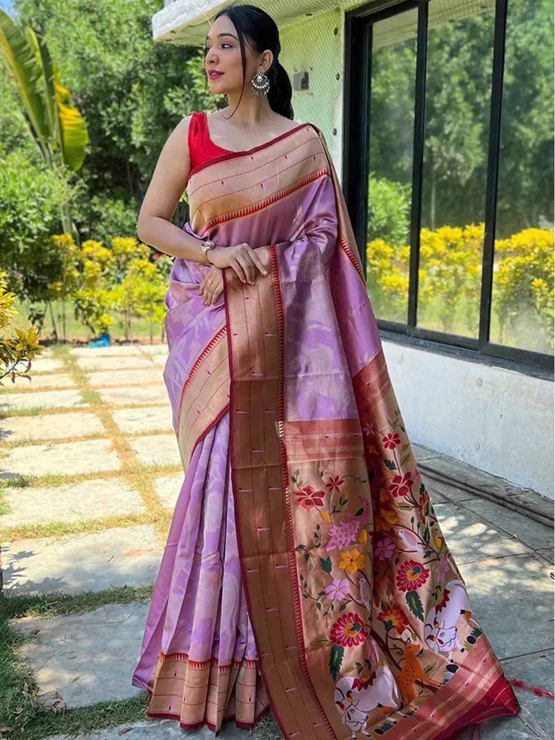 Full view of lavender Paithani silk saree with floral border