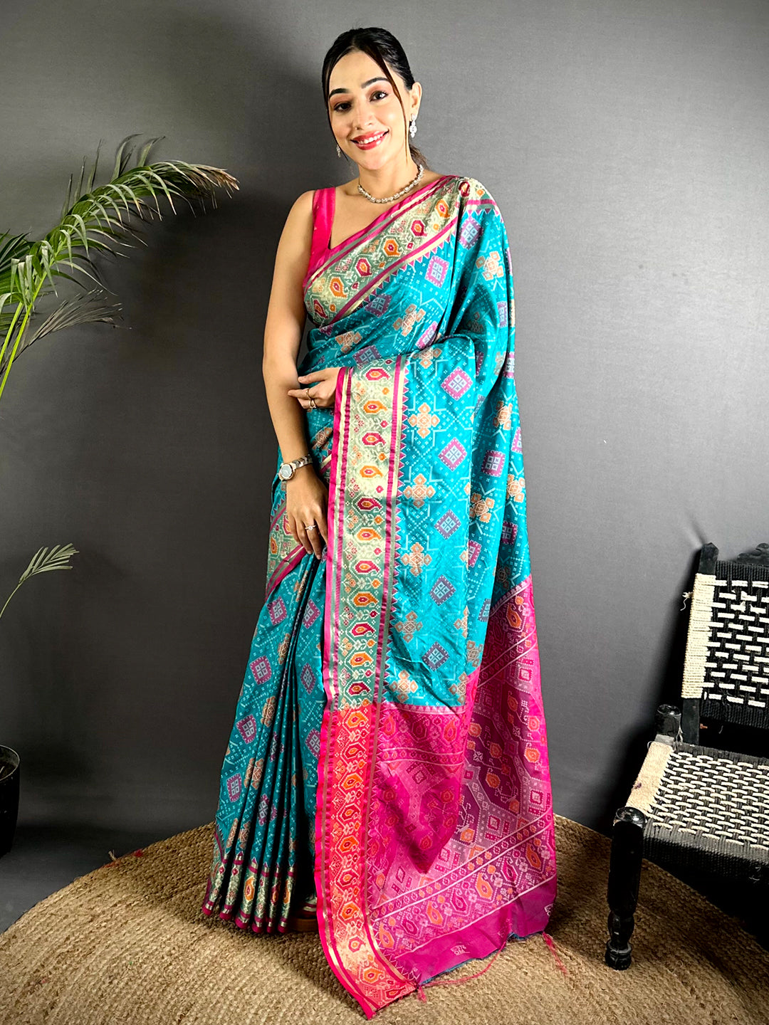 Rama Soft Silk Saree With Patola Weaving