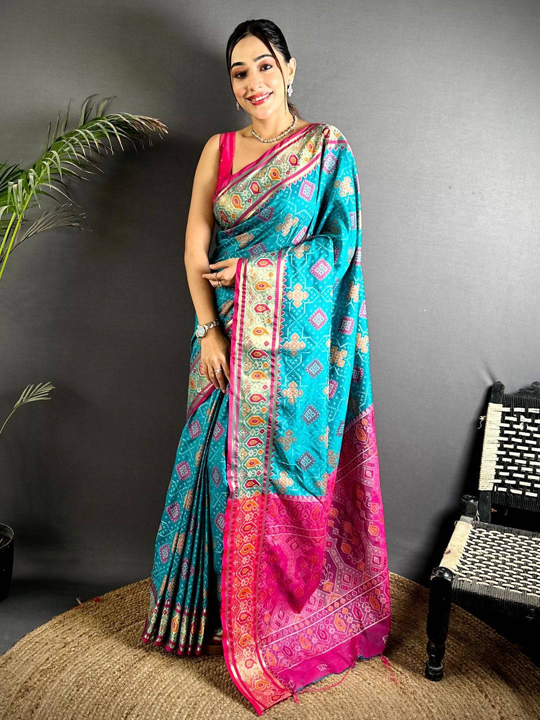Rama Soft Silk Saree With Patola Weaving

