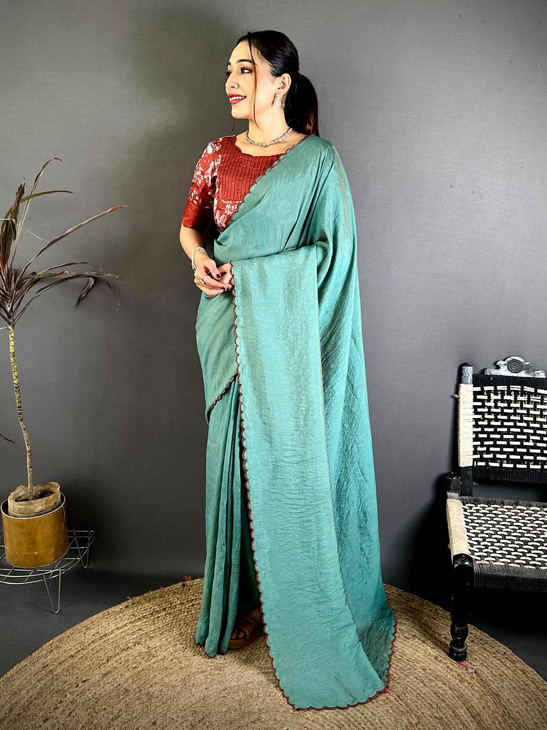 Stylish Contrast Printed Blouse Silk Saree