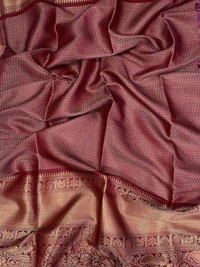 Close-up of Pattu Zari border on silk Bandhej saree