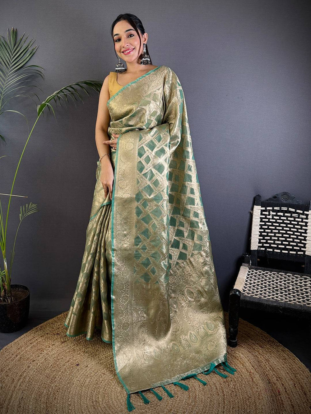 Green Tissue Jarokha Zari Weaving Saree