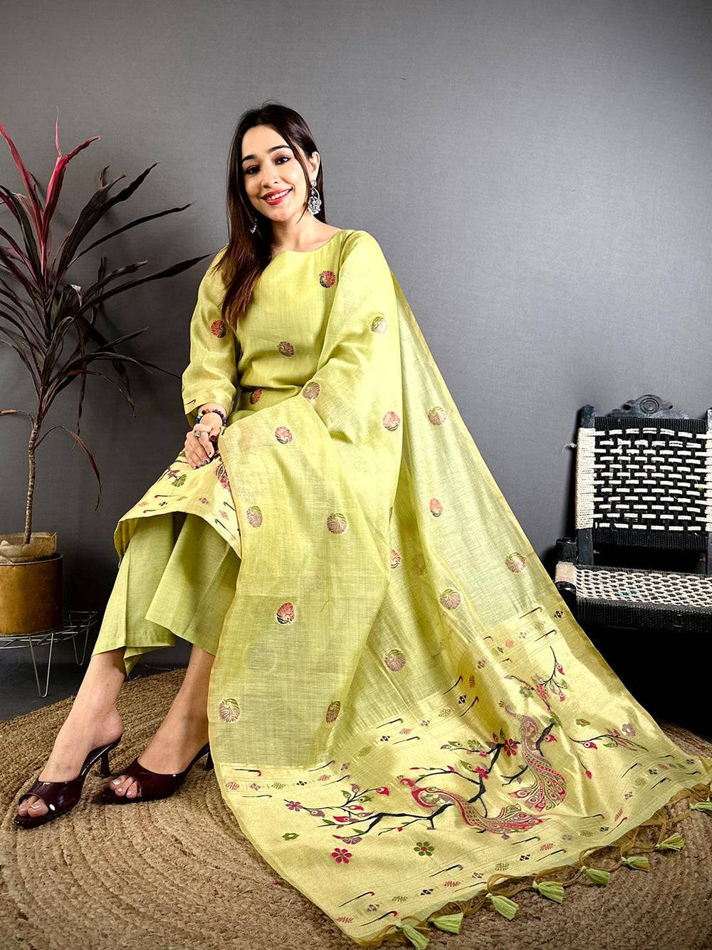 Pista Radiance Floral Suit Set