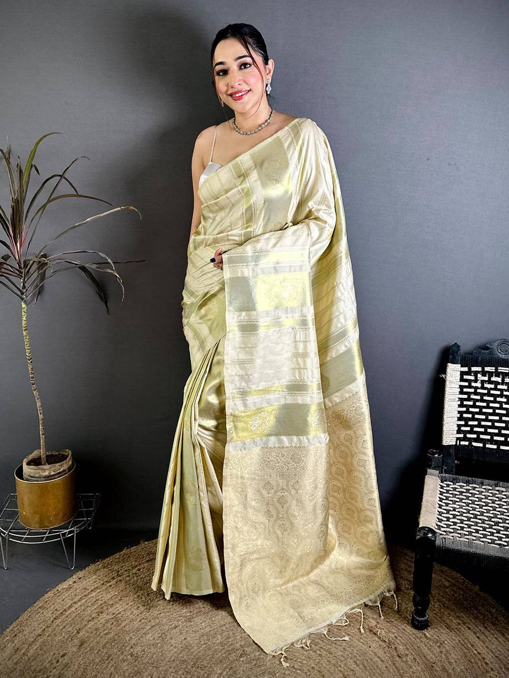 Celebrity Soft Silk Zari Weaving Saree