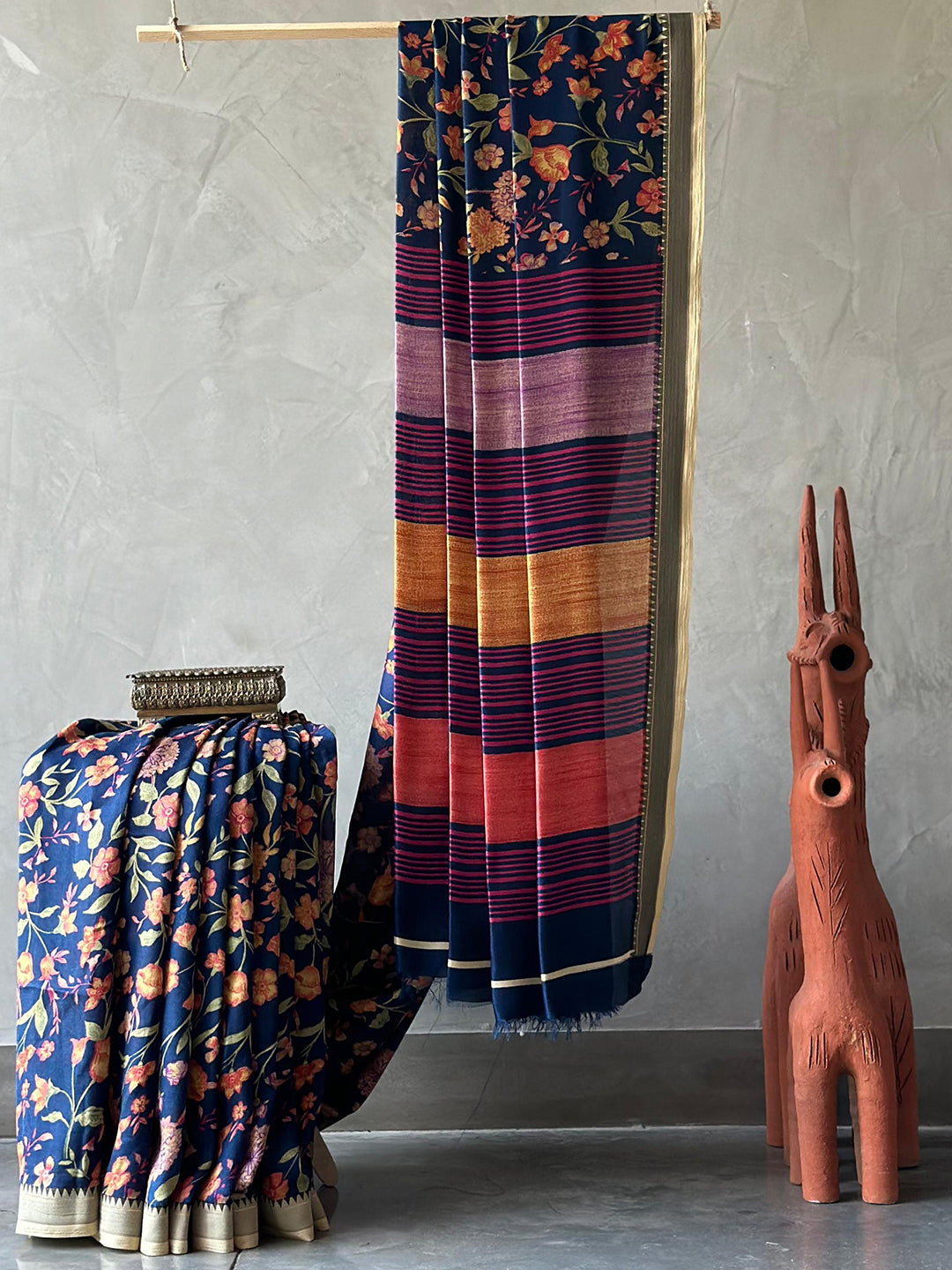  handwoven jacquard border, 