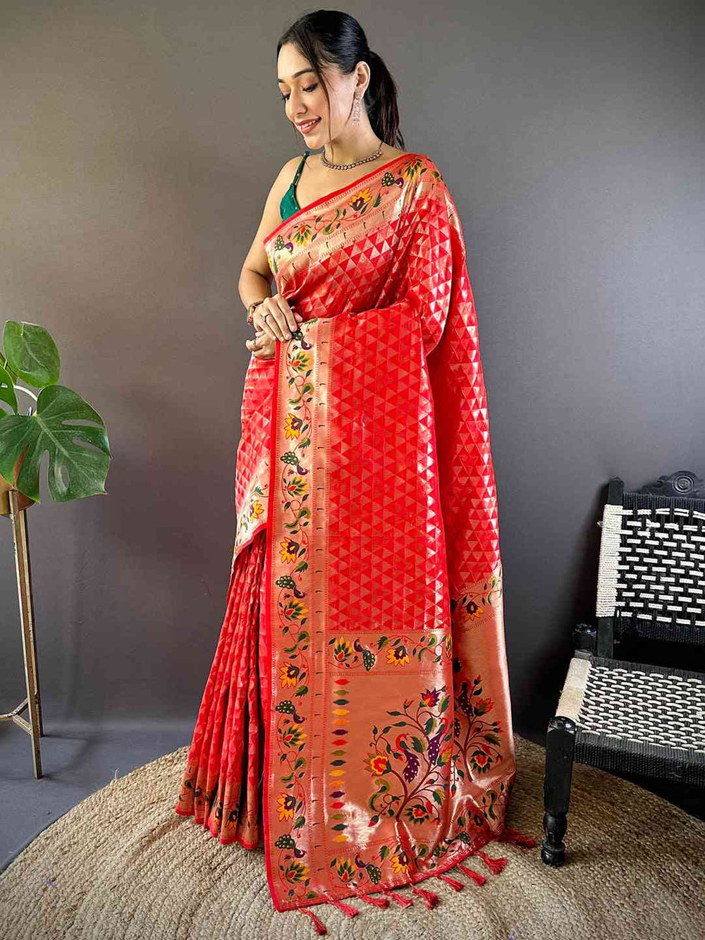 Elegant Red Paithani Saree with Intricate Zari and Floral Design