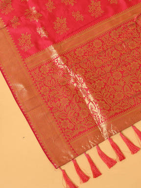 Close-up of woven design on Rani silk blend dupatta