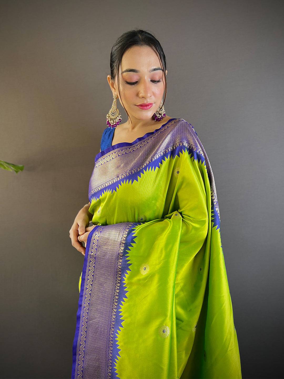 Lime Green Eyecapthear Gadhwal Silk Saree
