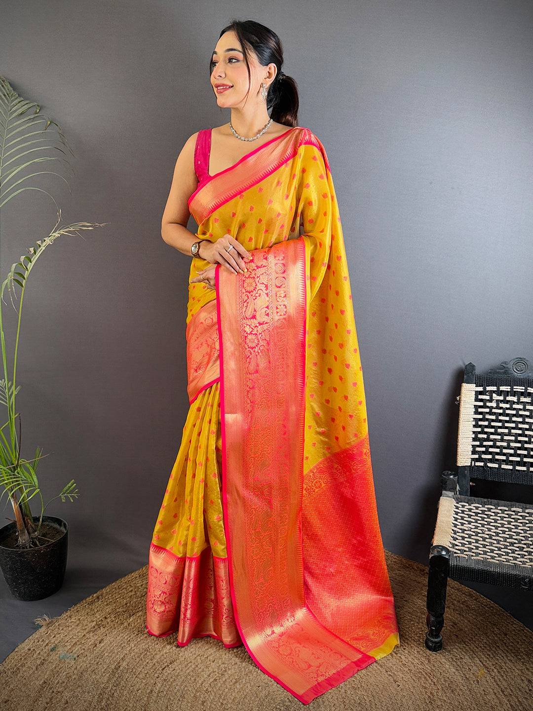 Mengo Kanjivaram Zari Tissue Saree


