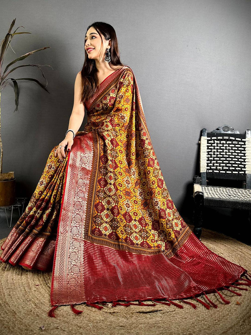 Elegant Patola Printed Viscose Dola Saree
