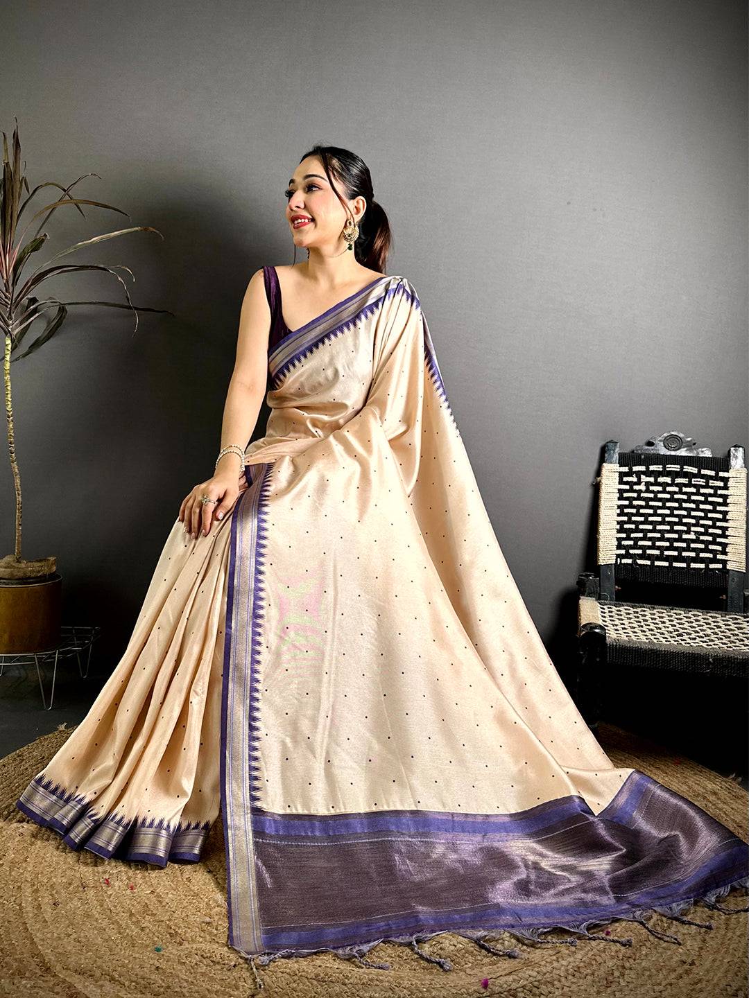 Soft Silk Polka Dot Gaji Lakda Patta Saree