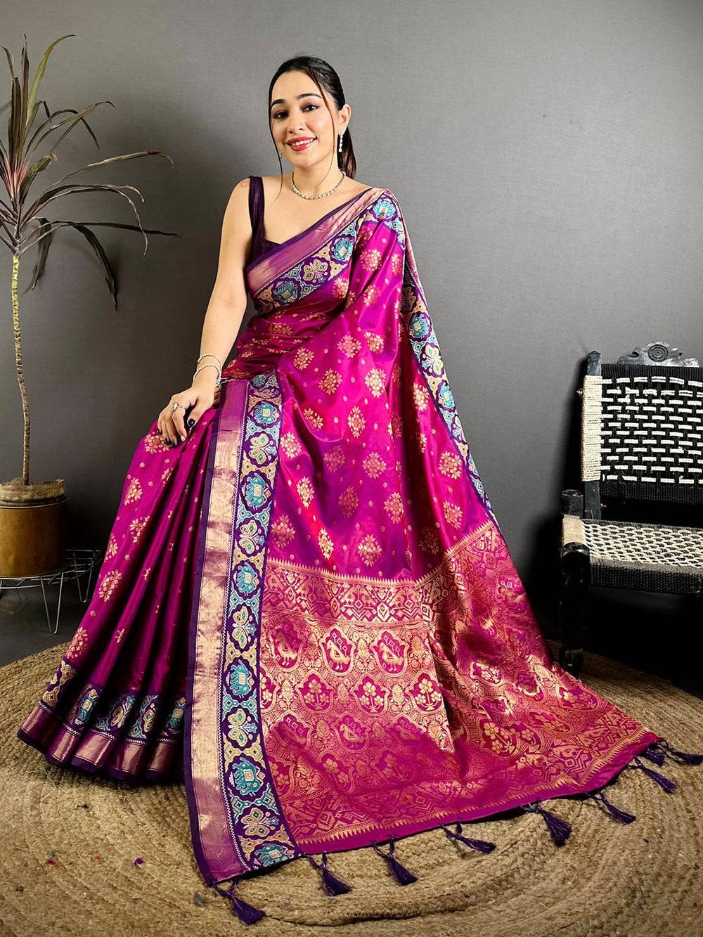 Classic Gold Zari Double Tone Pattu Saree