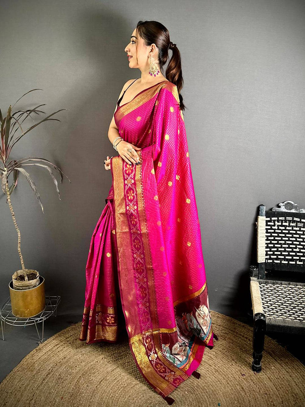 Celebrity Gold Zari Kanchi Silk Digital Pallu Saree