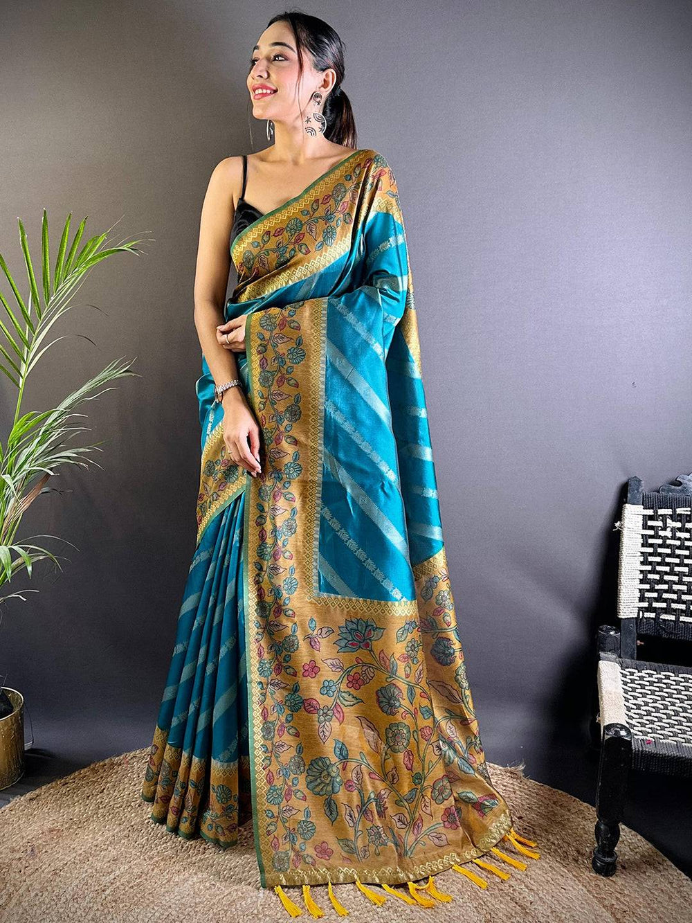 Rama Gold Zari And Kalamkari Print Saree