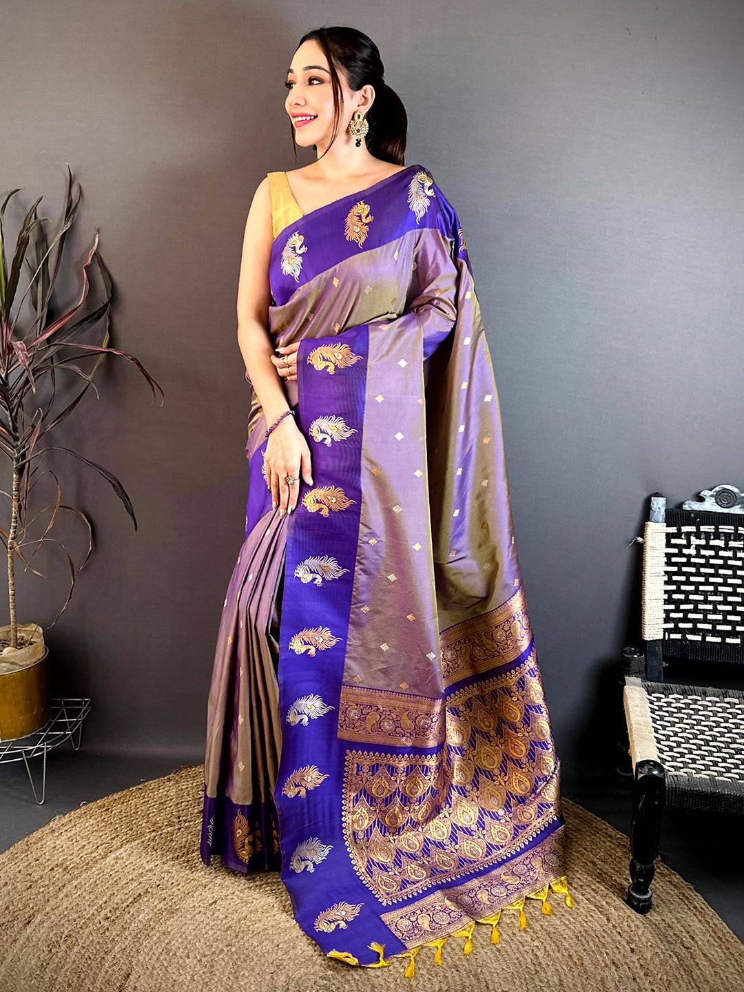 Classic Gold Silver Zari Rettapatta Border Saree