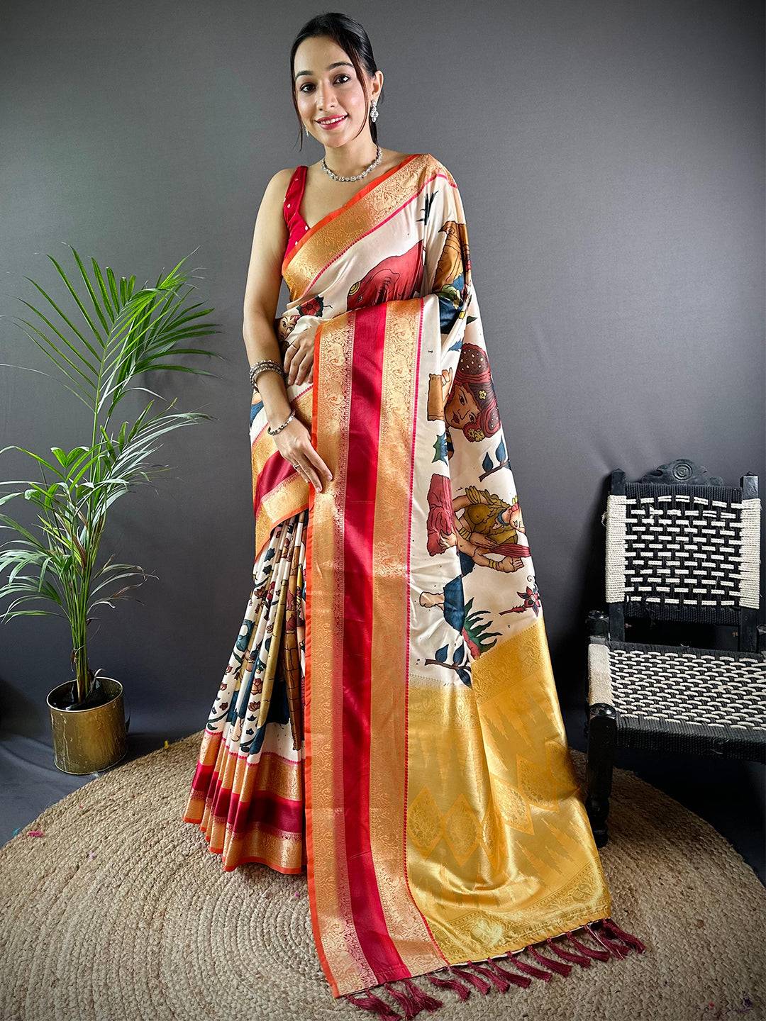Show Stopper White Colour Soft Silk Kalamkari Saree