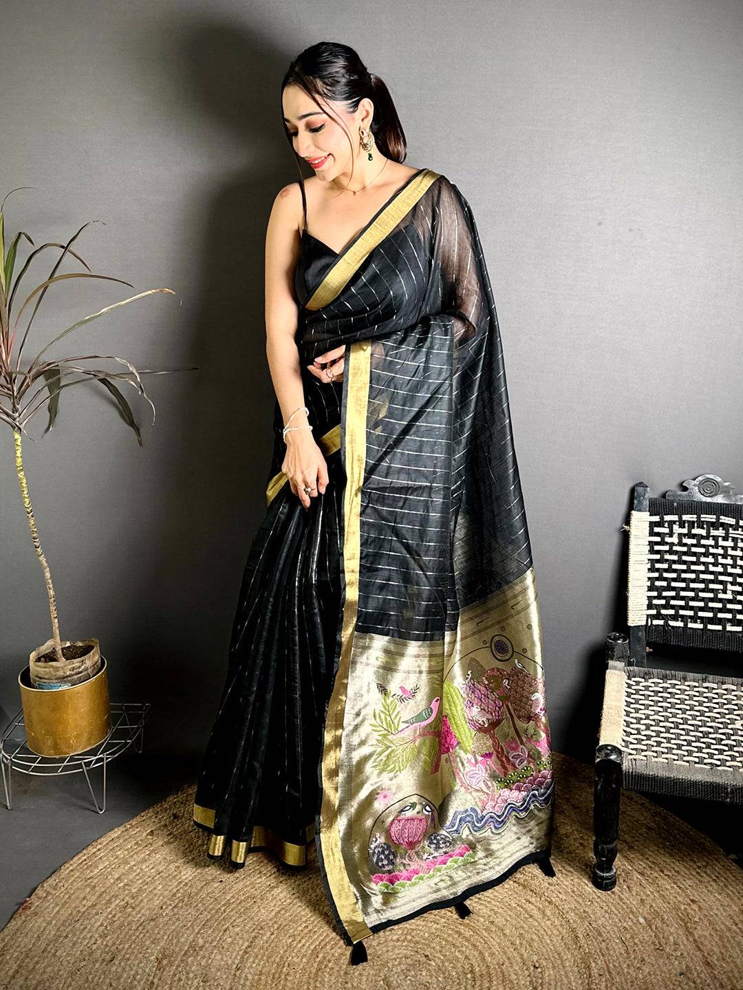 Stylish Bird Concept Rich Pallu Saree