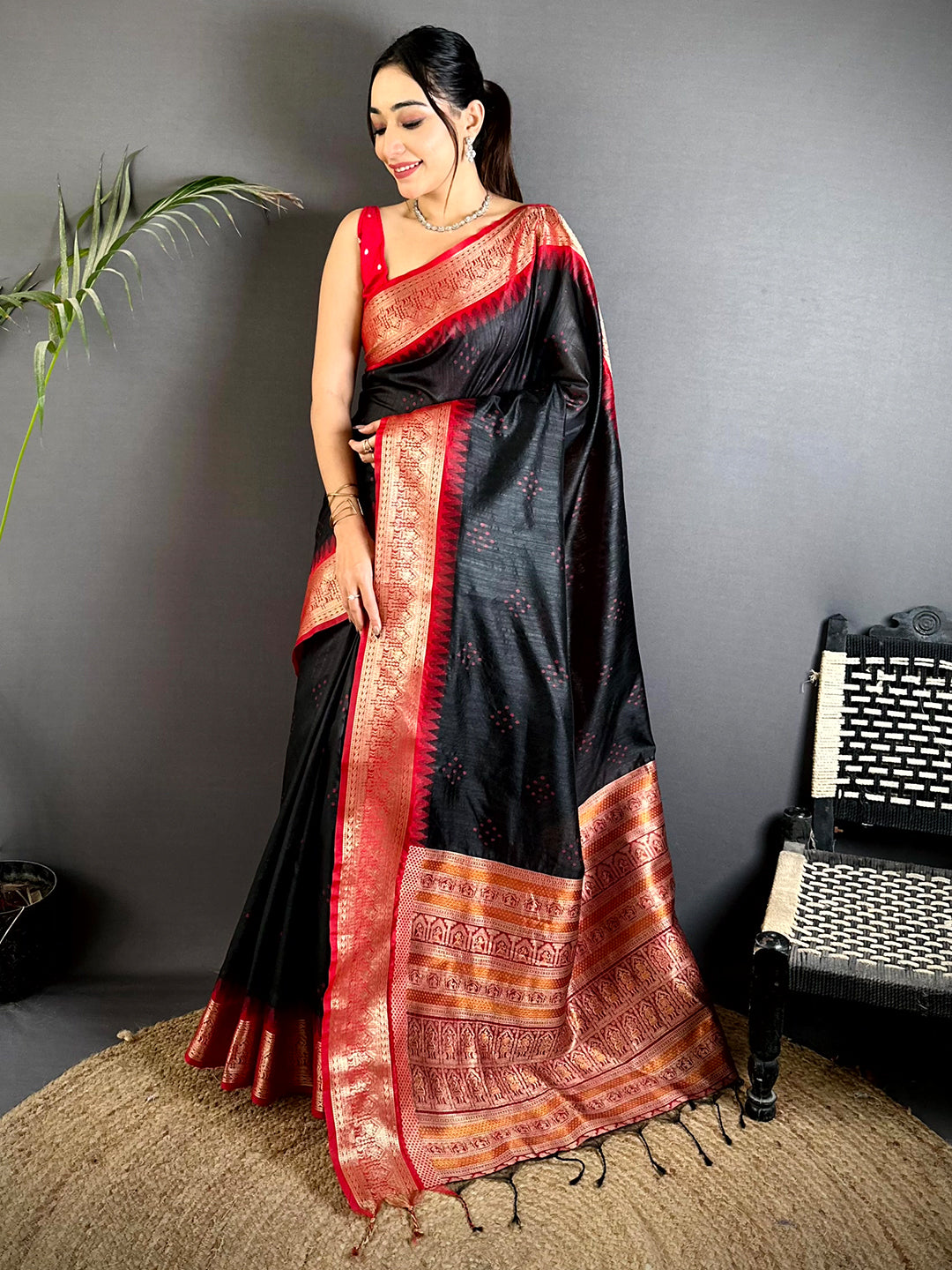 Black Bandhej Weave Kanchi Pattu Saree