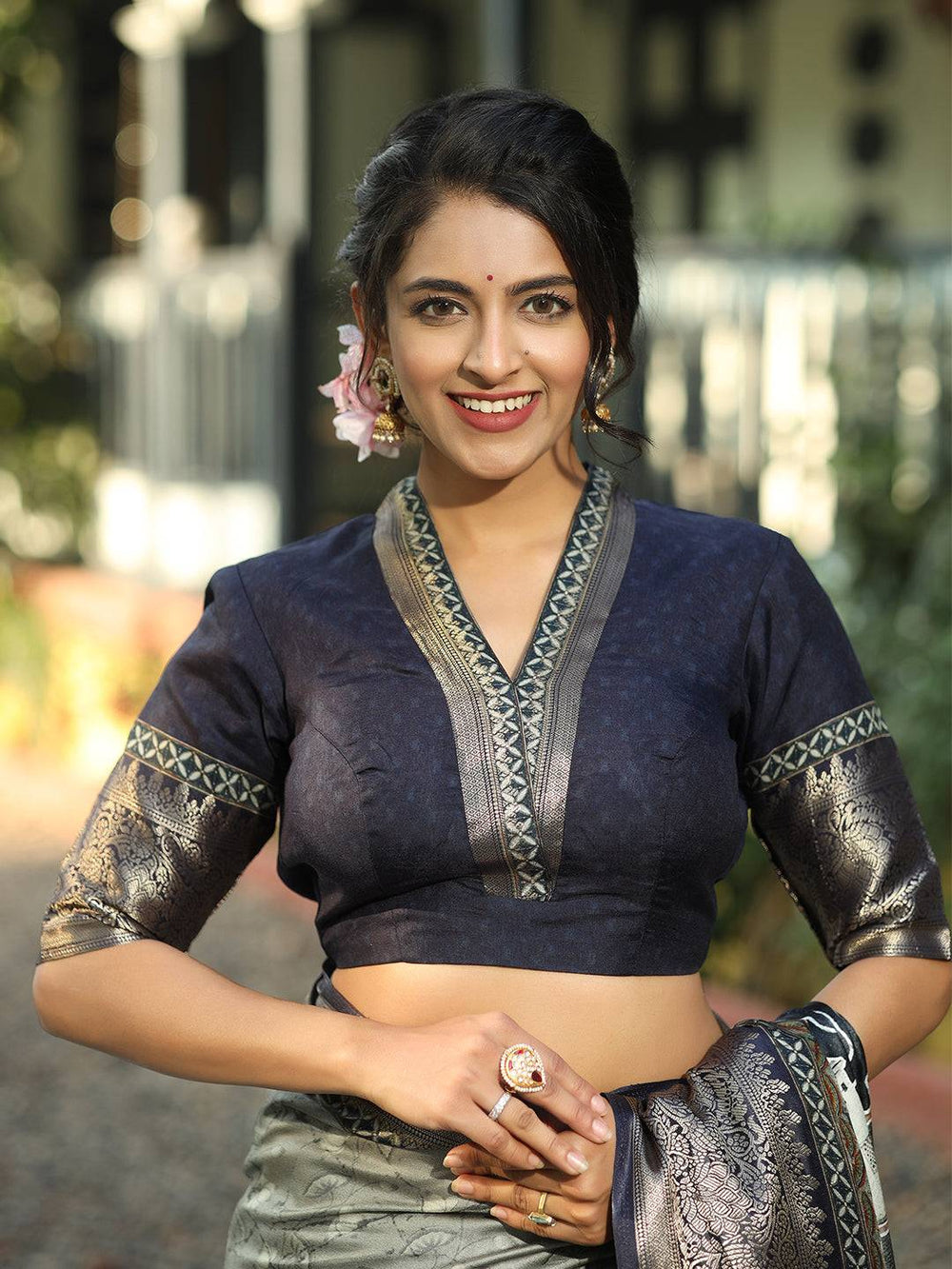 Grey Colour Batik Pen kalamkari Saree With Zari Weaving 