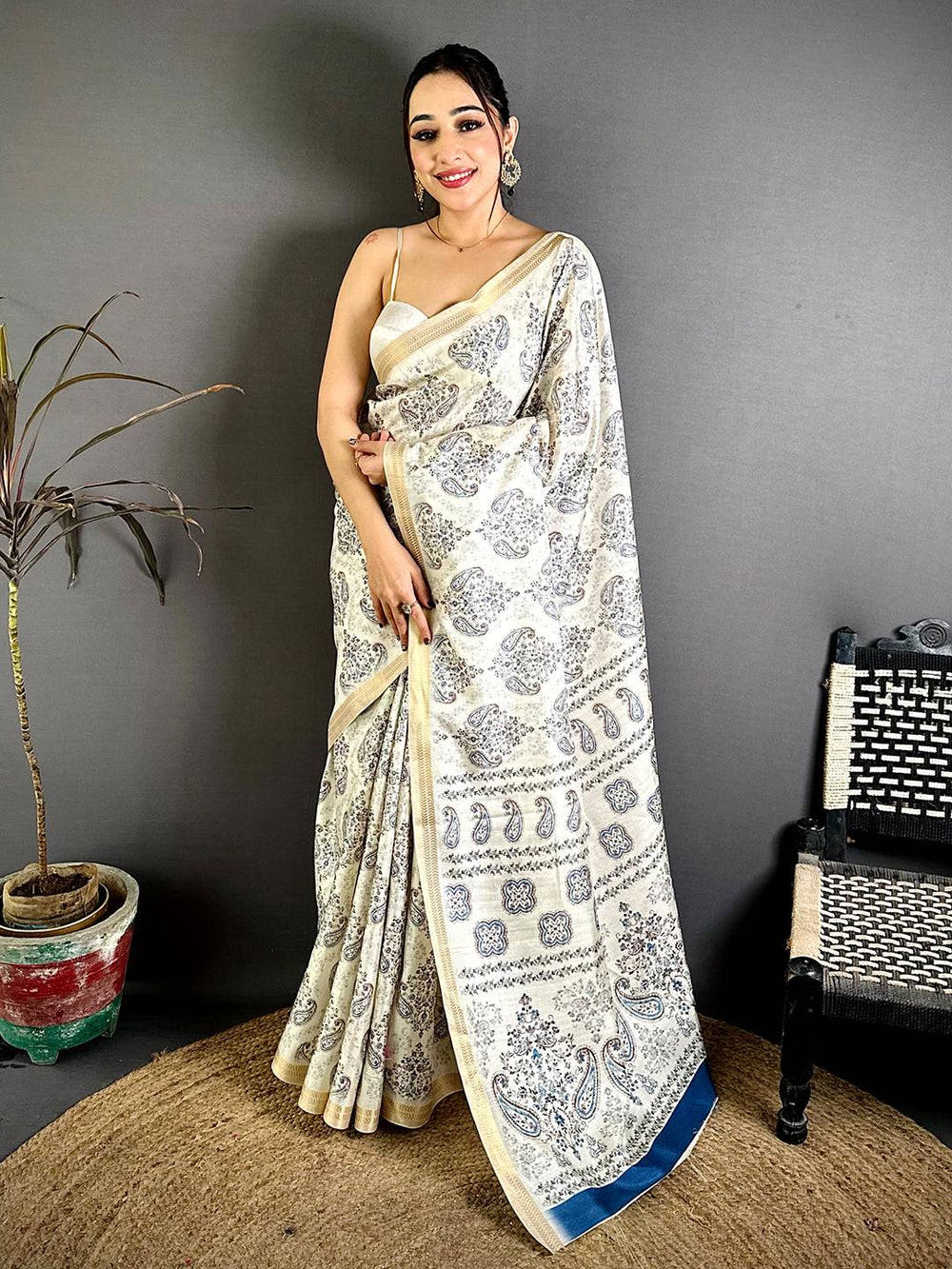 Tussar Phulkari Paisley Floral Print Saree