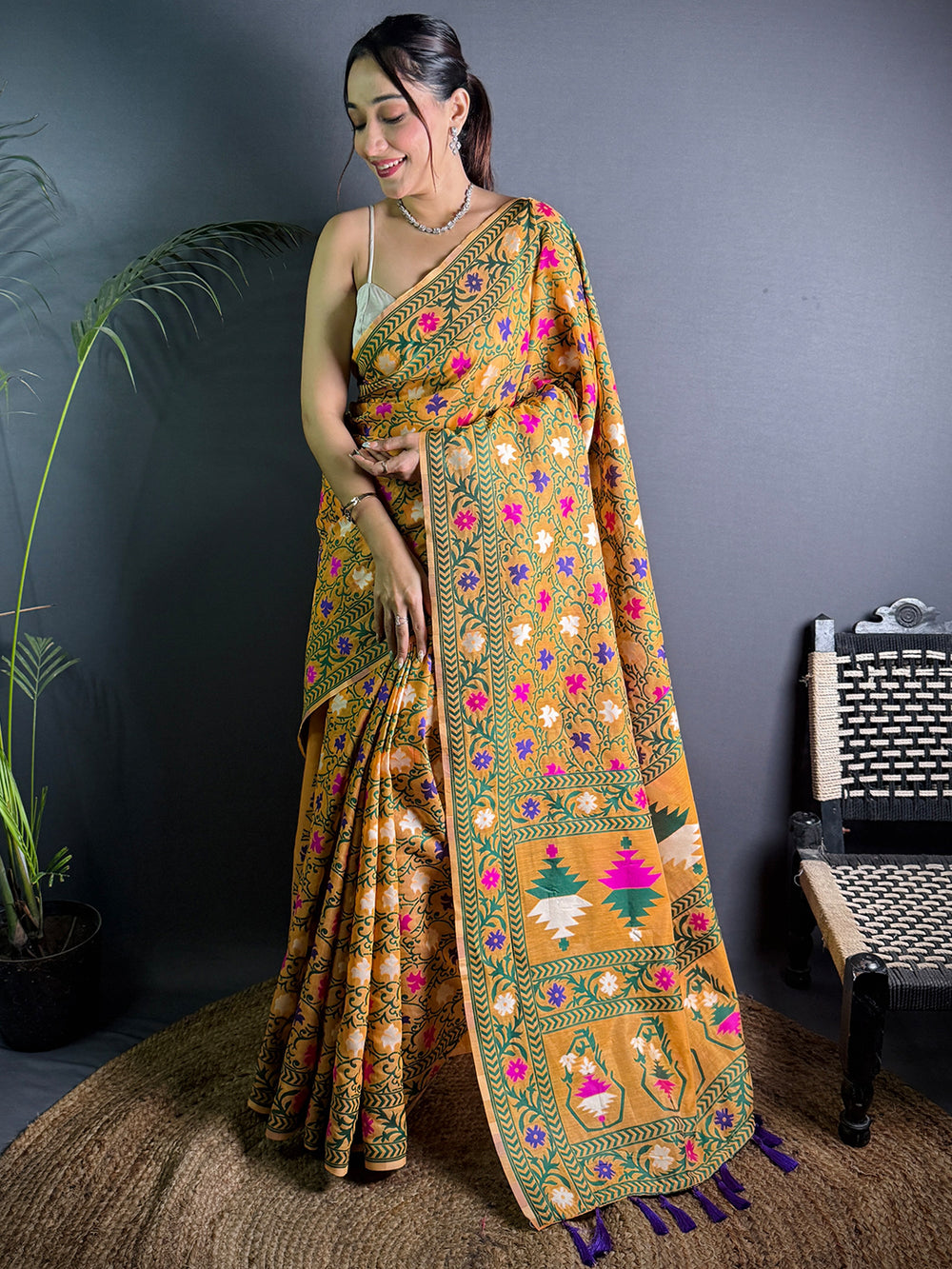 Lovely Dhakai Jamdani Light Weight Cotton Silk Saree