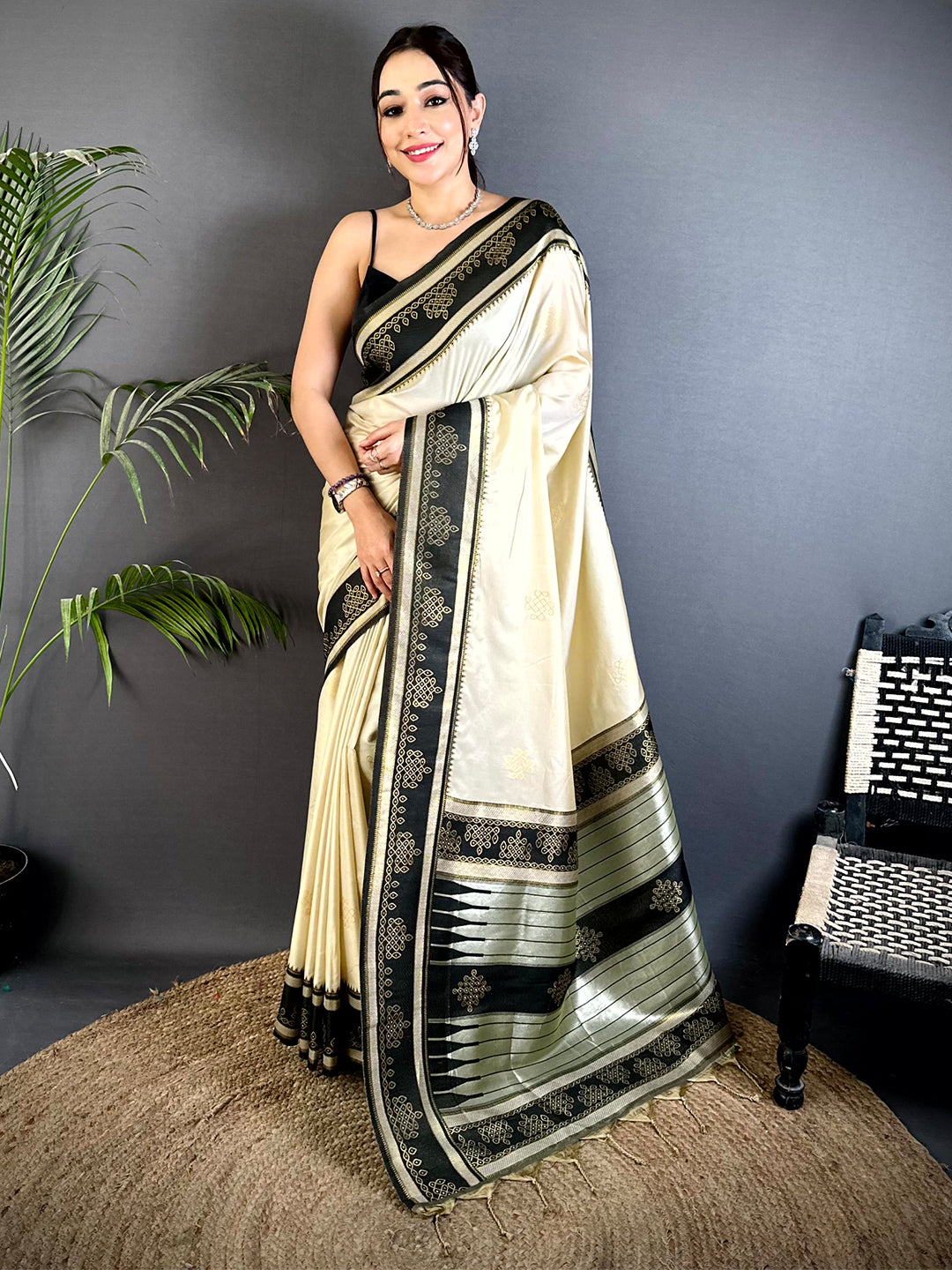 Cream Soft Silk Ikkat Kolam Saree With Maggam Blouse