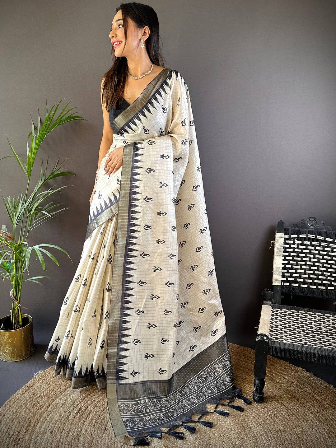 White Ikkat Zigzag Saree
