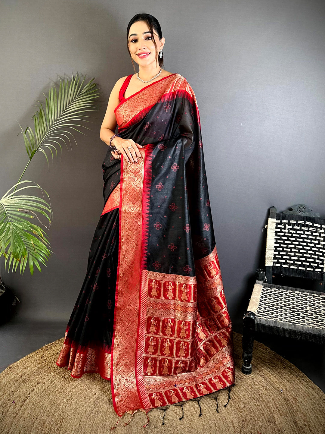 Black Crystal Raw Silk Kanchi Pattu Saree