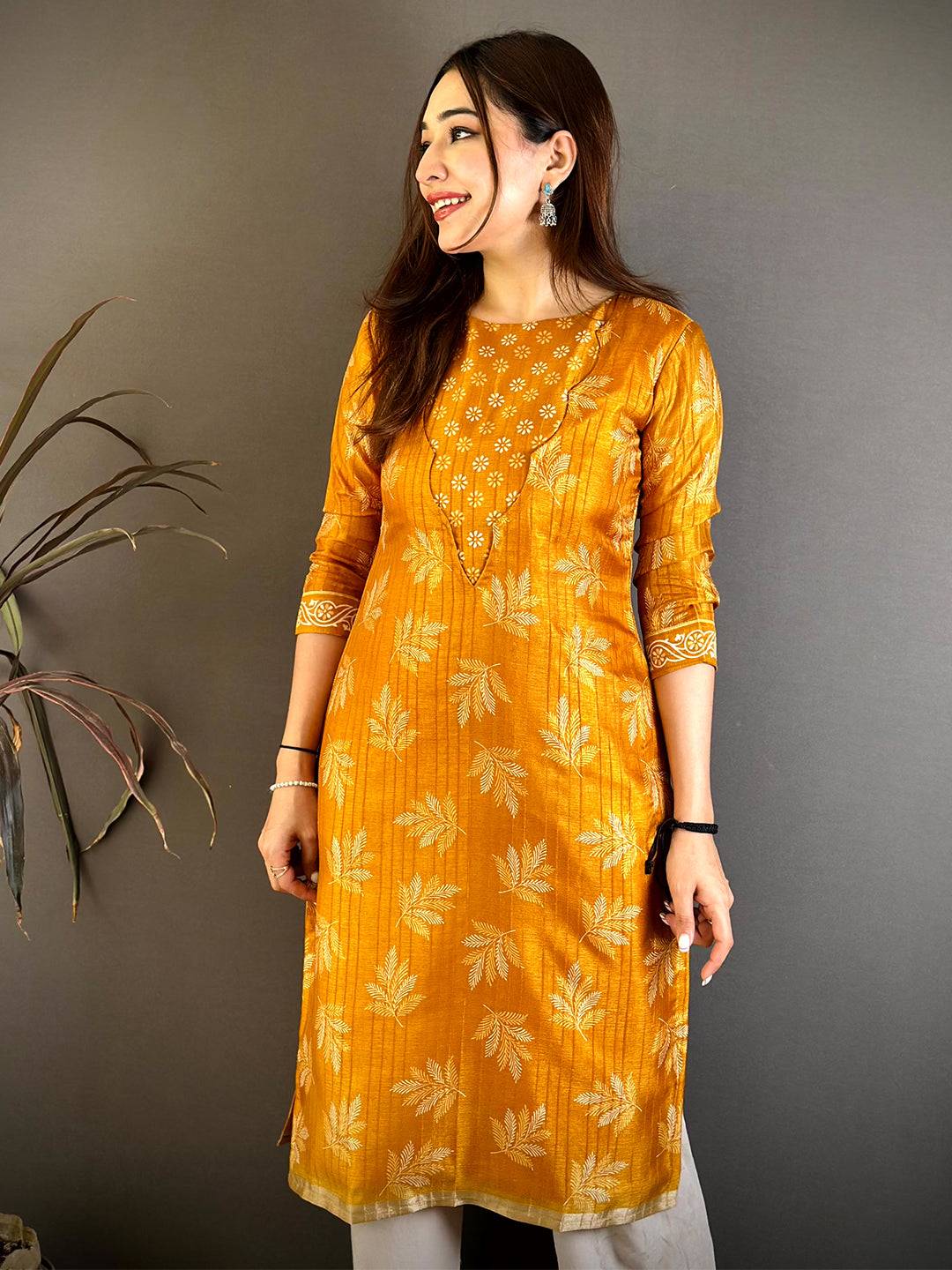 Stylish Crew Neck Handloom Ghicha Kurti